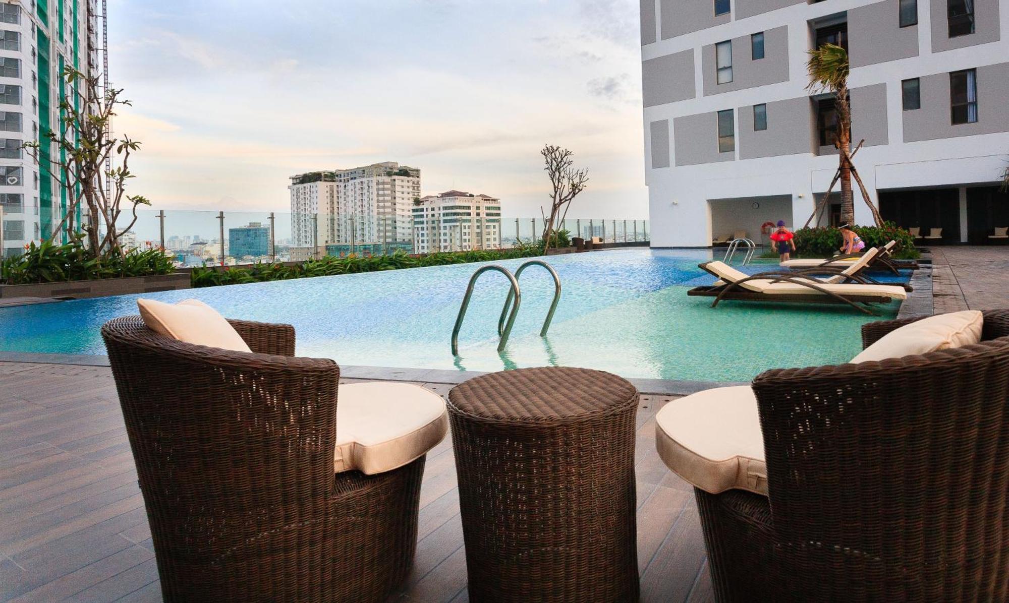 Cbd Rivergate- Infinity Pool Signature Хошимин Экстерьер фото