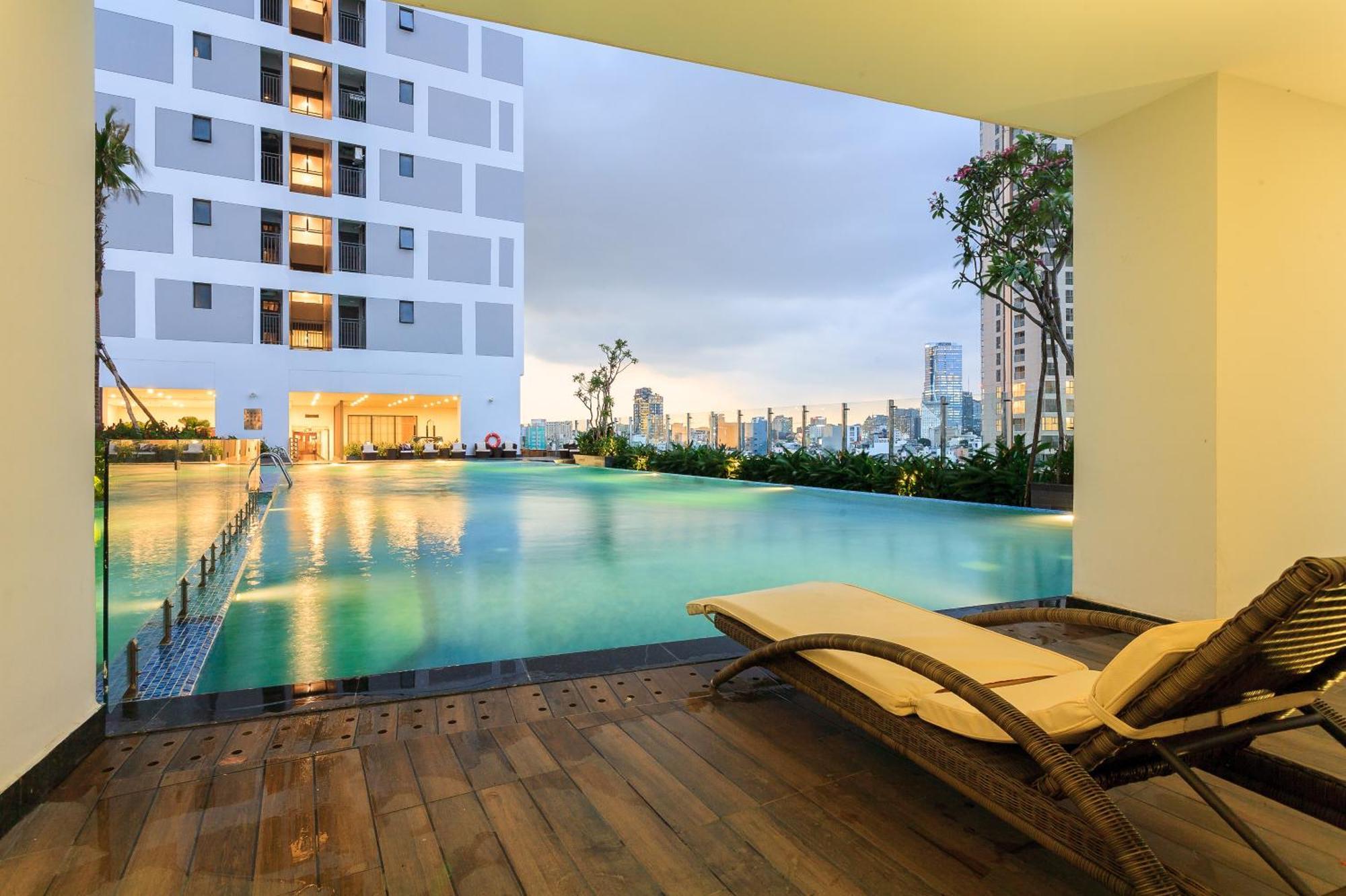Cbd Rivergate- Infinity Pool Signature Хошимин Экстерьер фото